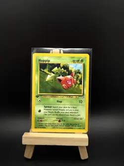 Pokemon Cards: Neo Genesis 1st Edition Common: Hoppip 61/111 - Image 1