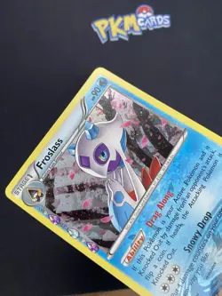 Pokemon TCG Froslass Generations Radiant Collection RC8/RC32 Holo MP. - Image 2