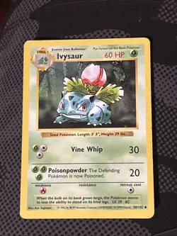 Ivysaur 030/102 Base Set (Shadowless) Pokemon Card WOTC - Image 1
