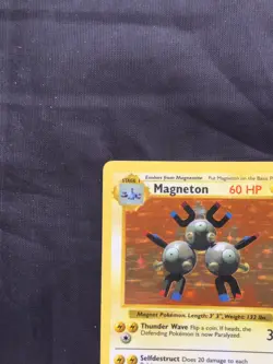 Pokemon Cards: Base Set Shadowless Rare Holo: Magneton 9/102 - Image 3