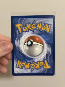 Pokemon TCG Kingambit - SVP130 - Illustration Rare Promo NM+ - Image 2