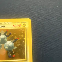 Base Set Pokemon TCG Magneton 9/102 holo VLP - Image 3