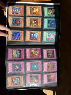 Vintage Yugioh Cards binder Lot BLUE EYES - Image 3