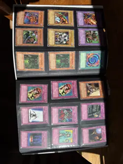 Vintage Yugioh Cards binder Lot BLUE EYES - Image 4