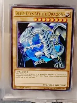 2015 Yu-Gi-Oh 1st Edition Blue-Eyes White Dragon DPBC-EN016 Ultra Rare PSA 8 - Image 3