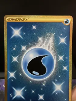 Pokemon Card Water Energy 231/198 Gold Secret Rare Chilling Reign Near Mint - Image 2