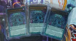 YuGiOh D/D/D DEVISER KING DEUS MACHINEX | BACH-EN044 Ultra Rare NM - Image 3