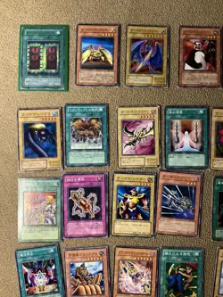 VINTAGE JAPANESE YU-GI-OH! CARDS LOT OF 60 CARDS- (6 HOLO) LIGHT- MOD. PLAYED - Image 2