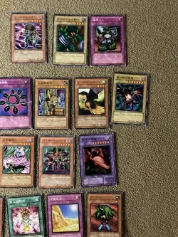VINTAGE JAPANESE YU-GI-OH! CARDS LOT OF 60 CARDS- (6 HOLO) LIGHT- MOD. PLAYED - Image 4
