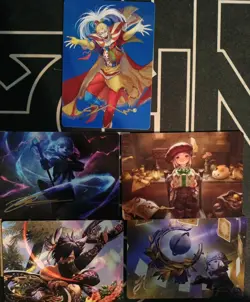 Final Fantasy MtG Art Series 25 Card Lot Including 5 Gold Stamped As Shown - Image 1