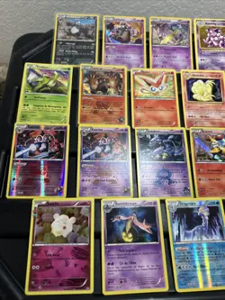 (30) Pokemon Cards Lot WOTC Vtg Holo STAMPED REVERSE Milotic Victini Ninetales - Image 2