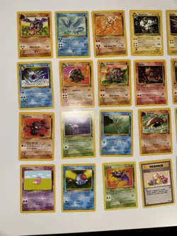 Fossil 32/62 Card Vintage WOTC Pokemon Card Lot (Mostly MP, No Duplicates) - Image 3