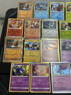 30 Pokemon Cards Lot WOTC VTG ALL RARE HOLO Meowstic Moltres Flygon Victini - Image 2