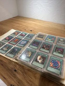 Yugioh Lot - Binder Of Cards - Konami 1996 - Image 3