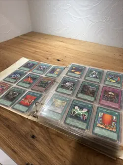 Yugioh Lot - Binder Of Cards - Konami 1996 - Image 4
