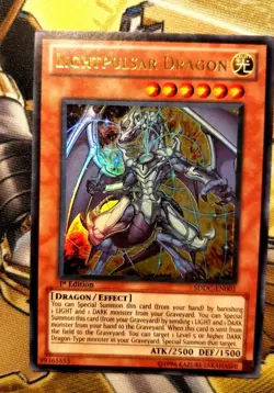 LIGHTPULSAR DRAGON - 1ST ED ULTRA RARE M/NM SDDC-EN001 - YUGIOH & GERMAN - Image 1