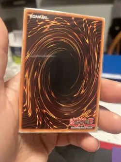 Yugioh Dark Magician CT14-EN001 Secret Rare Limited Edition Trading Card - Image 4