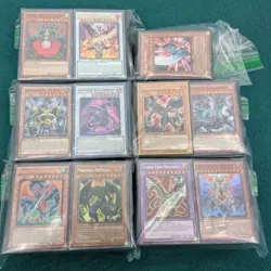 YUGIOH TRADING CARDS LOT OF 540+ SLEEVED GREAT CONDITION TONS OF HOLOS FREE SHIP - Image 1