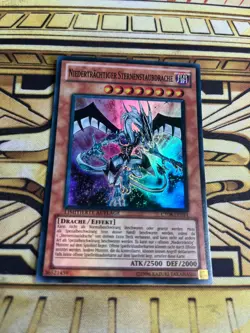 Yugioh Niedertrachtiger Sternenstaubdrache CT08-DE014 Super Rare - Image 1