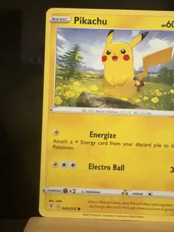 PIKACHU - 49/203 Evolving Skies NM - Regular Common - Pokemon TCG Card - Image 2