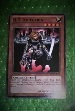 Yu-Gi-Oh BP02, D.D. Kriegerin "near mint", Black Rare, 1. Auflage NEU - Image 1