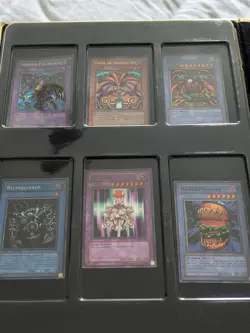 Yugioh Master Collection Volume 1 Rare Binder & 47 cards 1996 Konami - Image 2
