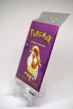 Pokemon 2000 Base Set 2 Booster Pack WOTC Vintage TCG Pidgeot Art Sealed Vintage - Image 3