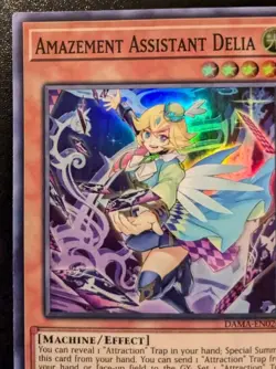 Amazement Assistant Delia DAMA-EN020 1st Ed. Super Rare Dawn Of Majesty Yu-Gi-Oh - Image 2