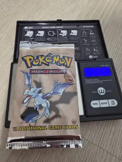 HEAVY Pokemon Fossil 1st Edition Booster Pack WOTC (LOT 5) - Image 4