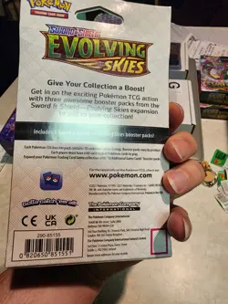 Sealed 3 Pack Evolving Skies Hanger Box Pokemon TCG Sword & Shield booster - Image 3