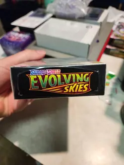 Sealed 3 Pack Evolving Skies Hanger Box Pokemon TCG Sword & Shield booster - Image 4