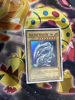 Yu-Gi-Oh TCG Blue-Eyes White Dragon Super Rare DPKB-EN001 1st Edition - Image 1