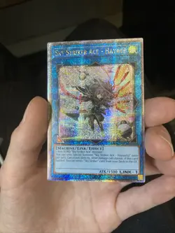 Sky Striker Ace - Hayate (New Art) (Quarter Century Secret Rare) RA04-EN073 - Image 2