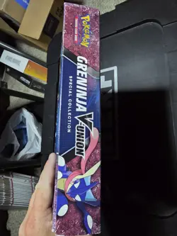 Pokemon TCG Greninja V-Union Special Collection Box - Image 5
