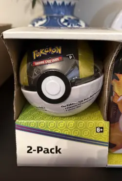 Pokemon TCG 2021 Collectors Chest Tin Lunchbox Poke Ball - Image 2