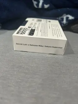 Secret Lair x HATSUNE MIKU Sakura Superstar NON Foil Japanese | MTG - Image 3