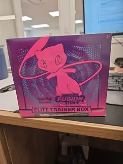 Nintendo Pokemon TCG Sword & Shield-Fusion Strike Elite Trainer Box - Image 1