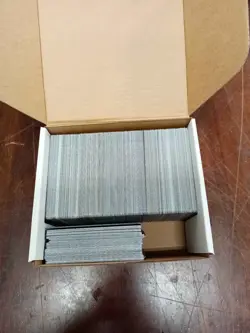 MTG: Bulk commons and uncommons- Mono Red with multicolored cards- with repeats - Image 2