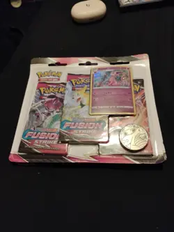 Pokemon TCG: Sword & Shield - Fusion Strike 3-Pack Blister (Espeon Promo). - Image 1