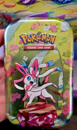 2025 Pokemon Prismatic Evolutions Scarlet & Violet Mini Tins Sylveon Spanish - Image 1