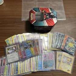 Lot of 100 Pokemon Cards vintage and modern Topps collector tin - Image 1