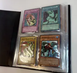 YuGiOh! TCG Official Konami Card Binder Vintage with Cards ***look 🔥🔥 - Image 4