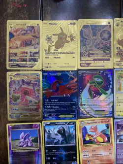 2022 Through 2024 Pokemon Gold Foil 20 Card Lot Charizard Pikachu Mewtwo - Image 2