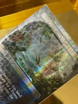 Misty Rainforest (Borderless) (Dragonscale Foil) Special Guests Foil - Image 2