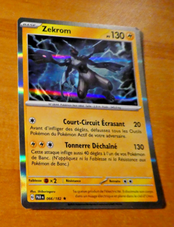 POKEMON FAILLE PARADOXE CARD HOLO CARTE ZEKROM 066/182 PAR FR JCC ** - Image 1