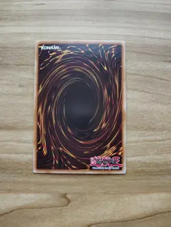 Yu-Gi-Oh - Dark Magician - Ultra Rare / Holo - YUCB-EN001 - Image 2