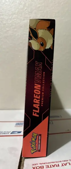 Pokemon TCG FLAREON VMAX Premium Collection Evolving Skies Factory Sealed - Image 4