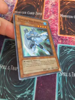 Yu-Gi-Oh! Elemental HERO Bubbleman YSDJ-EN017 Super Rare 1st Edition Near Mint - Image 2