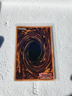 Yugioh Panther Warrior CT2-EN006 Secret Rare Limited Edition collectors tin - Image 2
