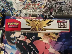 Pokemon TCG: Scarlet & Violet 151 Collection Zapdos ex Collection Box - Image 4